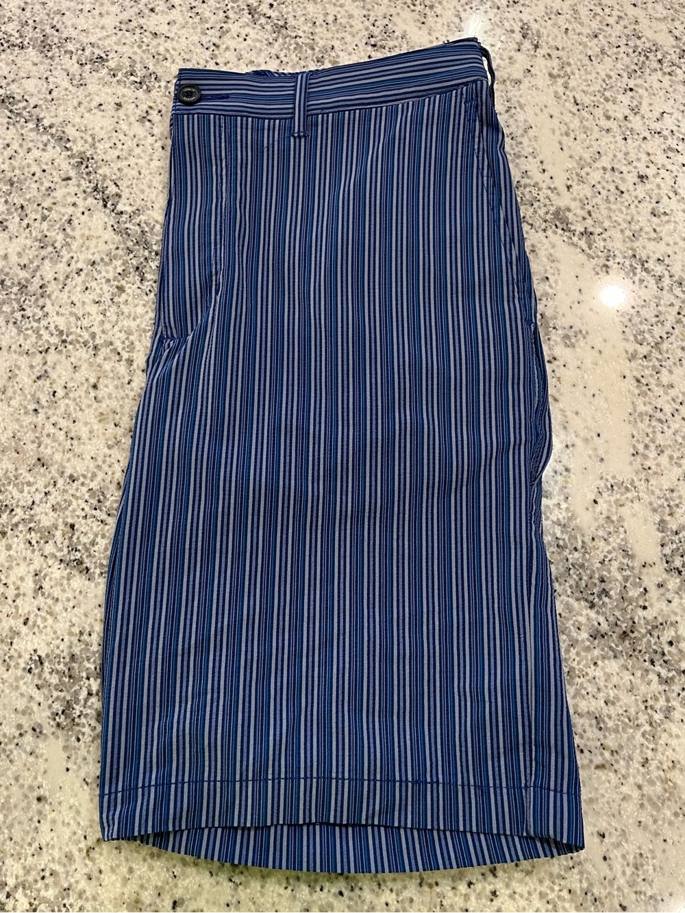 Tommy Bahama Shorts Mens 38” Waist x 10” Inseam - Blue Striped Nylon Spandex